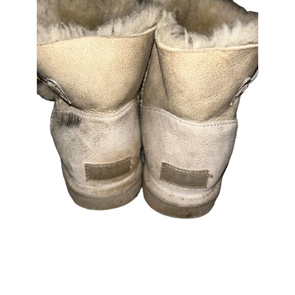 UGG Australia Women's 7 Short Bailey Button Boots 3352 Sand EUR 38 Sheepskin - Picture 4 of 11
